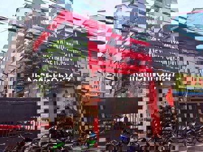 Chính chủ gia đình bán nhà mặt PHỐ lớn đang kinh doanh