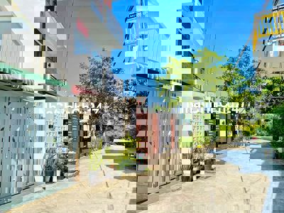 Chủ bán 170m2 đất Lê Văn Lương, ngang 7m, giá 28tr/m2