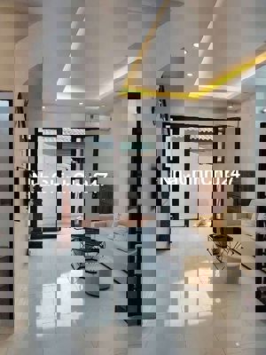 Chính chủ bán nhà nhỏ xinh – phố Bắc Cầu
Diện tích: 40m²
Giá: 5.65 tỷ