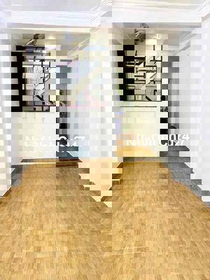 Chủ cần tiền bán gấp, nhà chưa qua đầu tư. Giá tốt