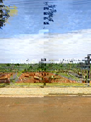 CHỦ GỬI BÁN GẤP LÔ ĐẤT MẶT TIỀN ĐƯỜNG NHỰA ‘GIÁ HỜI’  – GẦN BẢO LỘC!