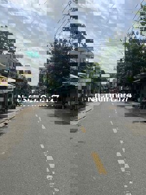 NHẬN CHÍNH CHỦ  NHÀ CẤP 3 MỘT TRỆT 1 LẦU,1 SÂN THƯỢNG  MẶT TIỀN ĐƯỜNG