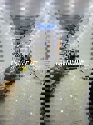 CHỦ KẸT TIỀN BÁN GẤP NHÀ FULL NỘI THẤT NGAY BỆNH VIỆN BÌNH TÂN