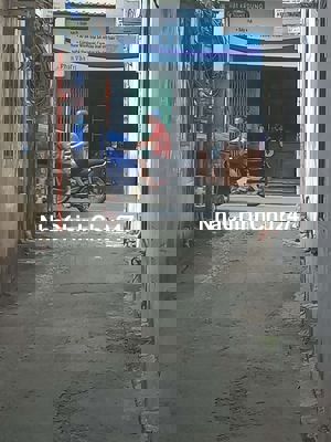 Siêu hiếm nhà chính chủ chưa qua ĐTcách mặt tiền 1căn Hẻm trước nhà 5m