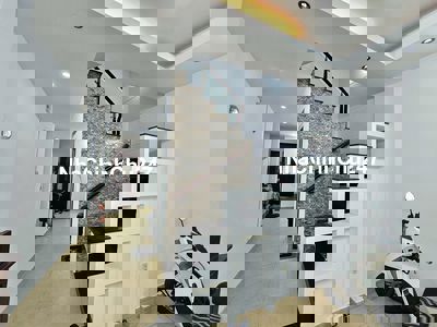 NCC mới và to, 2 Tầng - 4PN - 3WC, Cống Quỳnh. Q1. Chính chủ!