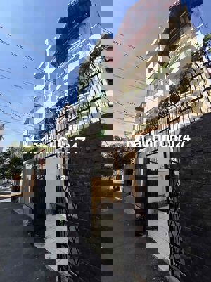 Biệt thự Kiều Đàm Q7 4 phòng, phù hợp ở và Kinh doanh. HXH chính chủ