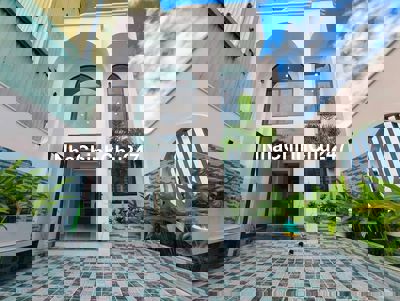 Nhà đẹp chính chủ vừa sữa chữa cần bán mặt tiền đường đinh đức thiện