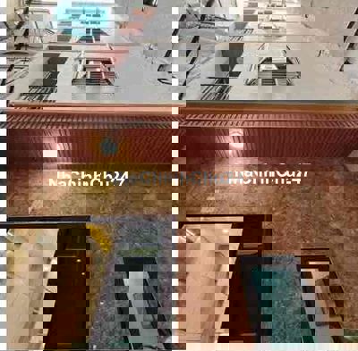 CHÍNH CHỦ CẦN BÁN NHÀ TRƯỜNG CHINH 32M 5 TẦNG SÁT PHỐ 9 TỶ