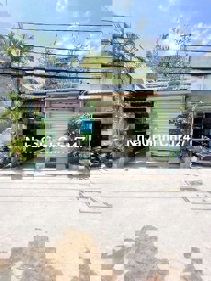 Chính chủ cần bán gấp nhà mặt tiền đường thông