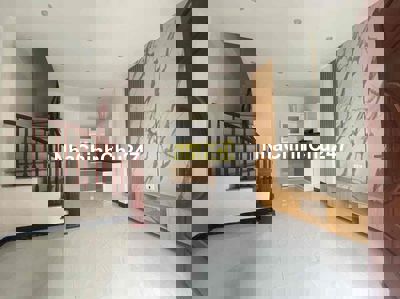 Chính chủ bán nhà trước cửa ĐH Thể Dục Thể Thao, phường Chương Mỹ