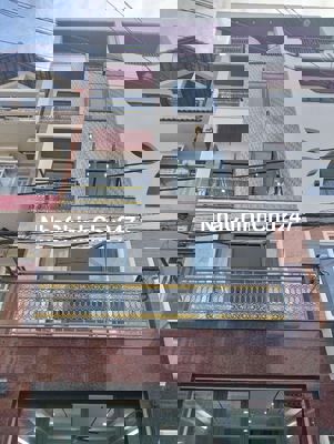 Chính chủ bán nhà hẻm thông, có thang máy 450kg,ô tô đậu trong nhà