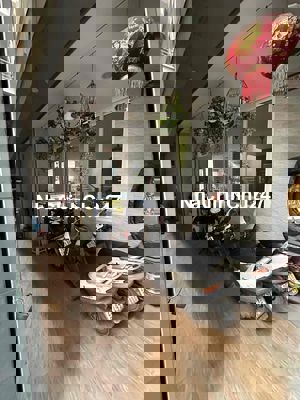 Chính chủ cần bán gấp nhà 4 tầng