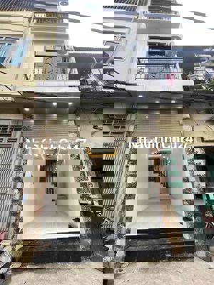 Chính chủ cần tiền nhờ bán gấp nhà Xuân Đỉnh , lô góc ngõ rộng gần 3m