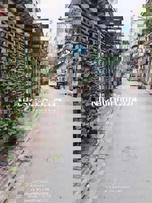 Chính chủ nhà 3 tầng mặt ngõ ô tô