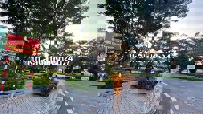 Căn hộ 68m2 2PN Hoàng Cầu Q.Đống Đa sổ đỏ chính chủ lô góc thoáng sáng