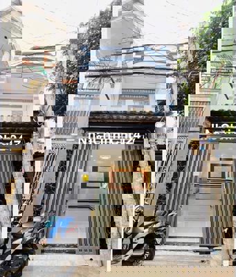 Chính chủ Bán nhà Bình Long 1 trệt 2 lầu giá 1.450 tỉ, Sổ Hồng Riêng