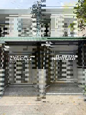 Chính Chủ cần bán Nhà Phố 1 lầu, sổ riêng, đường nhựa lớn