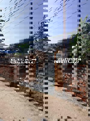 CHỦ HẠ 200 TRIỆU BÁN NHÀ CẤP 4 CỦ. DT: 6x17= 100M2. GIÁ: 1Ỷ650