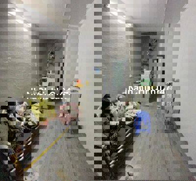 Nhà riêng nhỏ xinh sổ đỏ chính chủ tại phố Khương Thượng