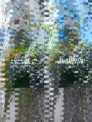 HXH cách mặt tiền vài bước,Chính chủ cần bán gấp căn nhà xây tâm quyết