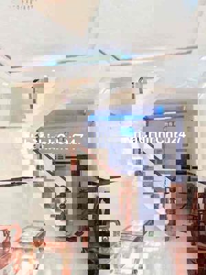 Chính chủ bán nhà 4pn gần công viên P15 Q8, gần chợ