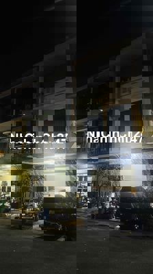 CHÍNH CHỦ CẦN BÁN NHÀ PHỐ đường rộng 20m