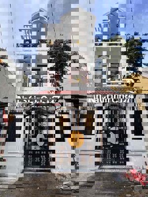 Chính Chủ Bán Lỗ Nhà 2 lầu 825 Triệu Ngay Chợ ở Bình Chánh