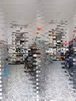 nhà chính chủ 2 mặt hẻm xe hơi mã lò