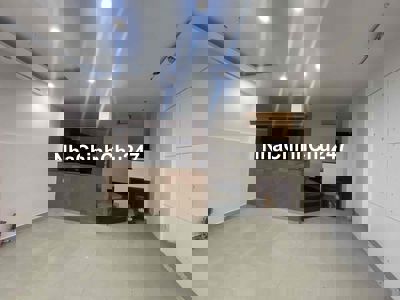 Nhà nguyên căn Quận 10 Khu an ninh giấy tờ chính chủ