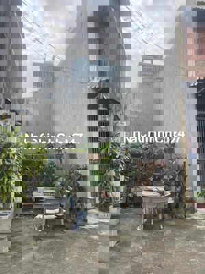 chính chủ bán gấp 65m2 giá 2ty 550tr sát bên chợ đêm bờ hồ biconsi