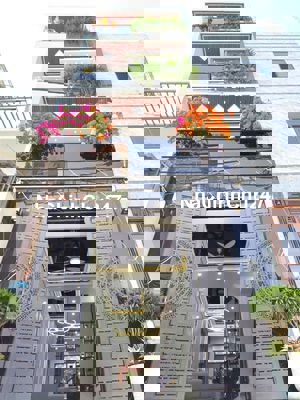 Nhà đẹp chính chủ Cần bán đường trước nhà 6 m