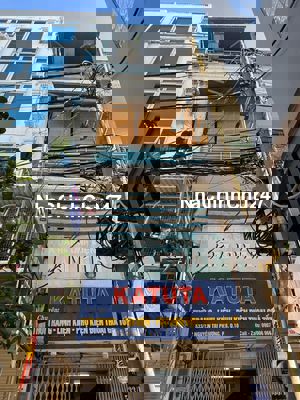 Chủ nhà đi định cư cần bán nhà hẻm xe hơi khu chợ pkđt q10