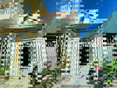 chính chủ cần bán gấp nhà cấp 4 sổ riêng chỉ 300 triệu Hóc Môn.