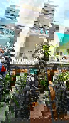 Nhà 4 Tầng Bề Thế, Trục CMT8, Nở hậu tài Lộc chủ gấp bán