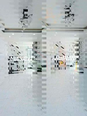 Nhà  bán chính chủ hẻm 314/ Âu Duong Lân phường Chánh Hưng Q8 củ