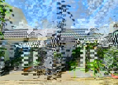 Chính chủ gửi bán căn nhà ql50 giá rẻ sổ hồng riêng