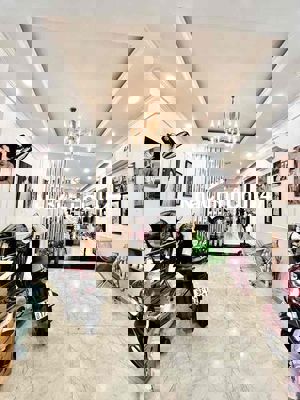 chính chủ bán nhà gần vòng xoay lạc long quân lý thường kiệt