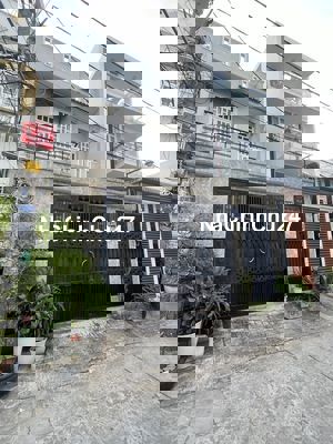 Chính chủ bán nhà đường 8m . Ngay đường Tên Lửa . Ngang 6. 4 phòng ngủ