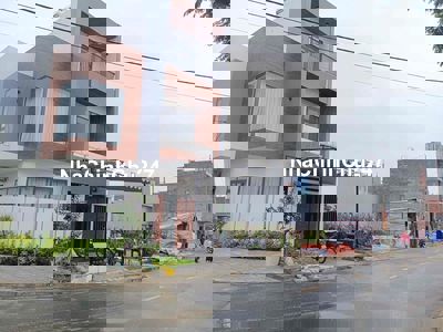 Chính chủ gởi bán lô vuông vứt, gần biển, sát 20 toà chung cư