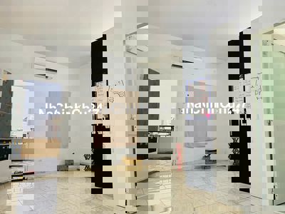 CHÍNH CHỦ PHÒNG MÁY LẠNH, TỦ LẠNH, TỦ ÁO ĐỒ -TÁCH BẾP, BAN CÔNG MÁT MẺ