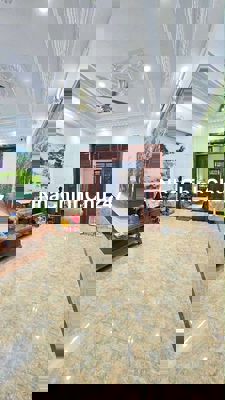 Chính chủ bán nhà để xử lỳ công việc trong tháng giá chỉ 6.5 tỷ