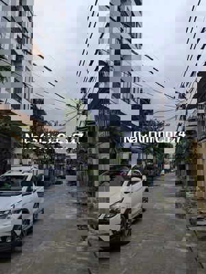 Chính chủ bán nhà ngang 6m, kiệt trước nhà 7m hướng Đông sát biển.