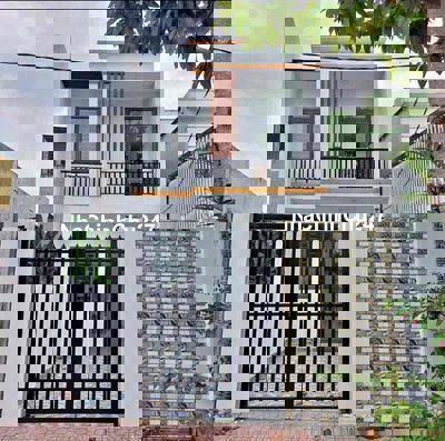 chủ cần bán gấp căn nhà ở dường hưng nhơn bình chánh