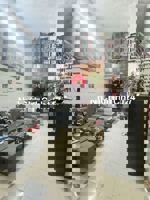 Chính chủ cần tiền bán nhà phố Ngọc Thụy, 56m2- 3T- sổ đẹp- 6.6 tỷ