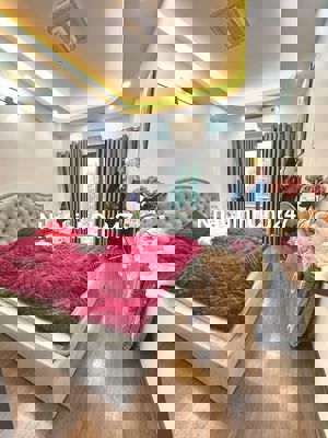 Chính chủ bán nhà đối diện công viên Hòa Bình