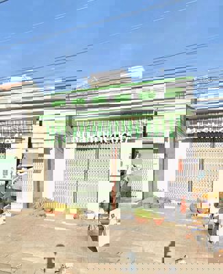 Chính chủ bán nhà mặt tiền QL50, gần chợ, gần trường