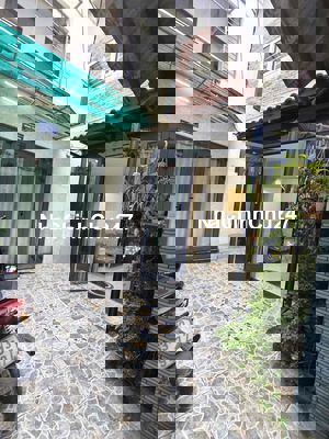 Nhà đẹp nội thất đầy đủ, bán chính chủ