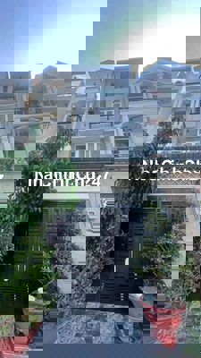 Chủ cần bán gấp nhà 4 tầng, ngay cổng Vạn Phúc, 70m2, xe tải