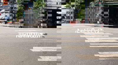 Nhà 1 Trệt , 2 mặt tiền. Chủ kẹt tiền Bán Gấp