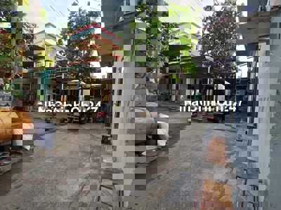 Chủ ngộp bank bán gấp nhà đường số 10 Linh Xuân 4PN ngang 11m 180m2